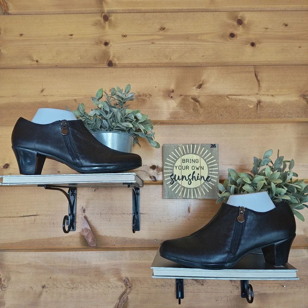 Munro American Taylor Black Leather Block Heel Ankle Booties Zip Comfort Sz 9 W